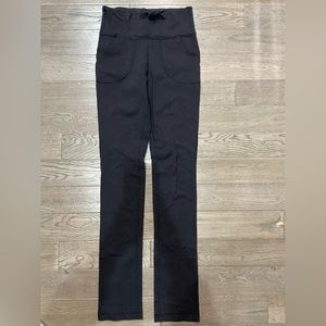 black lululemon leggings with drawstring and pockets